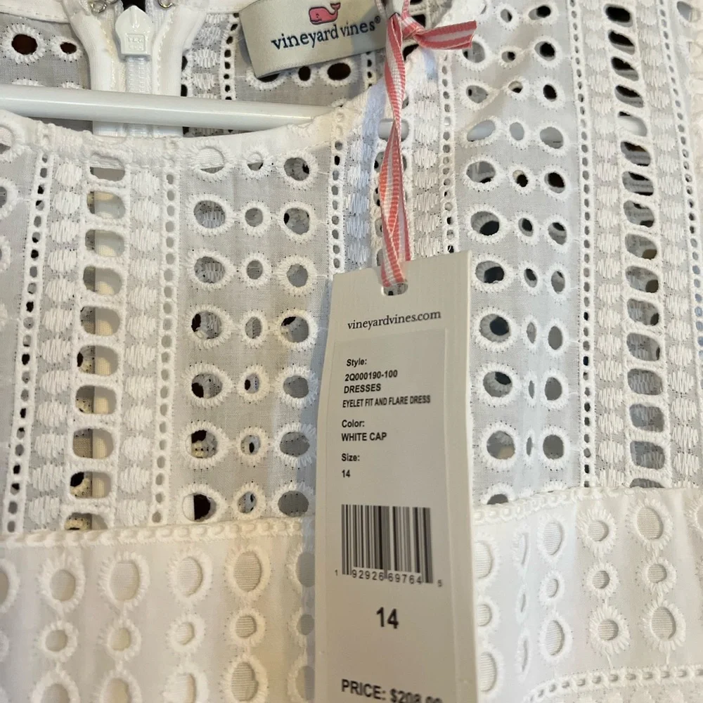 NWT Vineyard Vines eyelet dress. - Picture 2 of 2